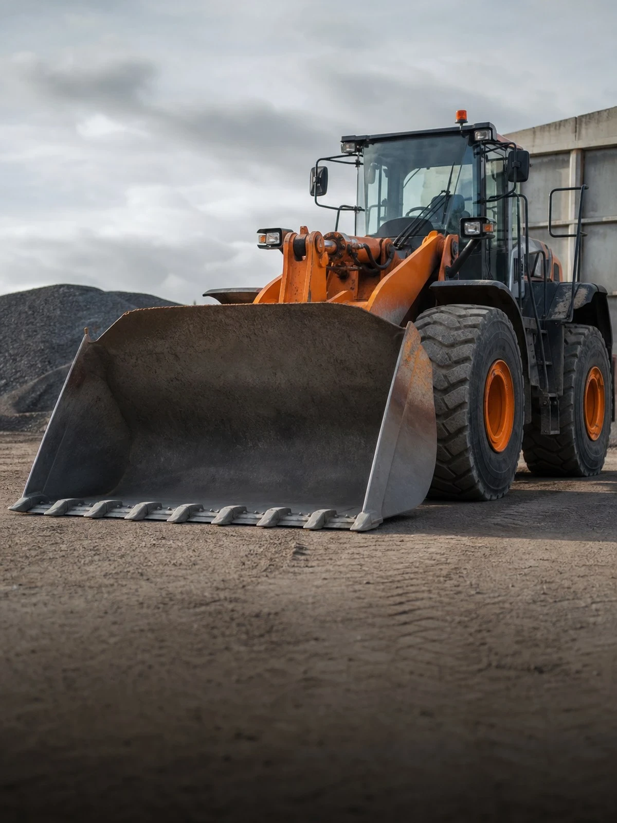 Arranging plant and machinery insurance through Finass Verzekert